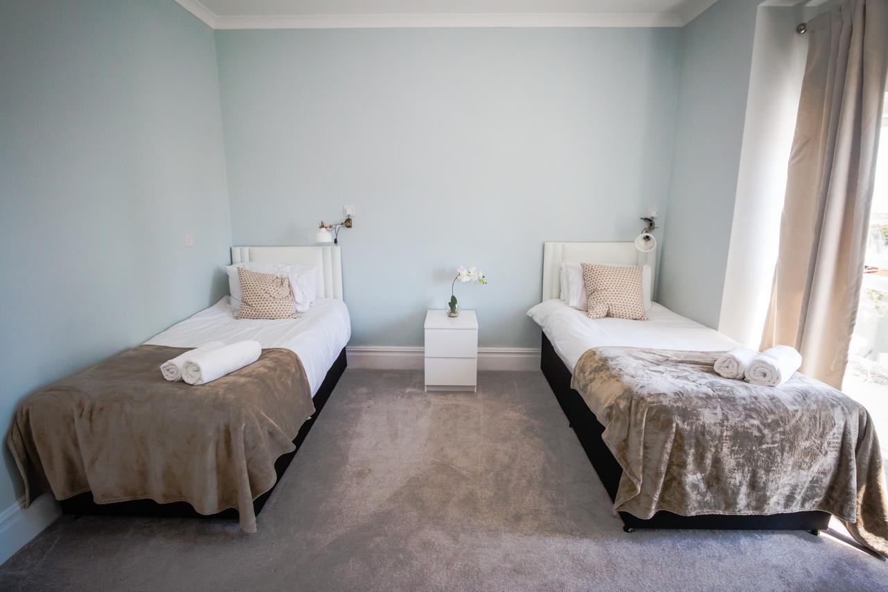 The Mount Rooms Barry Quarto foto